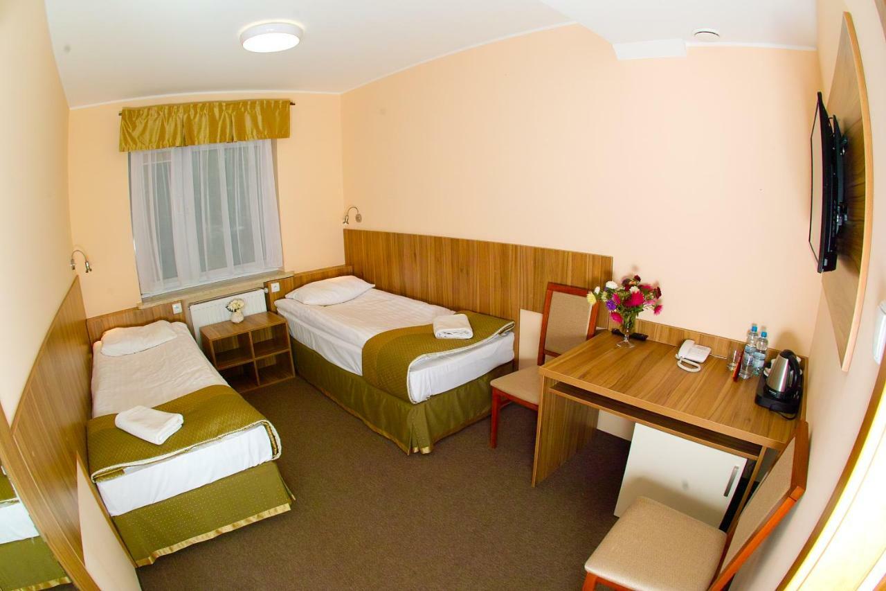 Lesny Osrodek Szkoleniowy W Puszczykowie Puszczykowo Exterior photo